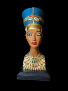 Handmade Nefertiti Bust Statue: Egyptian Queen Replica - Image 3