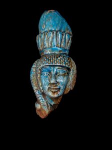 Handcarved Flamestone Egyptian Queen Statue: Rare Ancient Model - Image 3