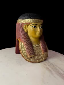 Mini Queen Tuya Mask: Egyptian Decor - Image 3