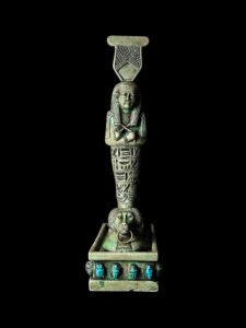 Egyptian Goddess statue Holding flails, Vintage Statue from Ancient Egypt. - Image 3