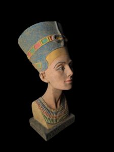 Handmade Nefertiti Bust Statue: Egyptian Queen Replica - Image 3