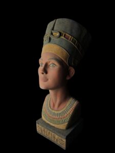Handmade Nefertiti Bust Statue: Egyptian Queen Replica - Image 3
