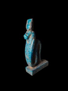 Egyptian Goddess Sekhmet Statue with Cobra: Handmade Statuette - Image 3