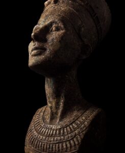 Handmade Egyptian Queen Nefertiti Bust: Rare Museum Replica - Image 3