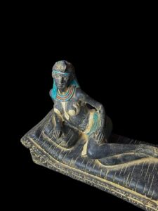 Handcrafted Egyptian Cleopatra Statue: Ancient Queen Figurine - Image 3