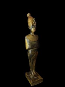 Egyptian King Tutankhamun Statue: Museum Sculpture - Image 3