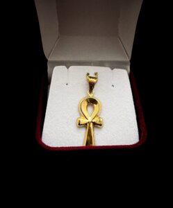 18k Gold Ankh Pendant Necklace: Egyptian Key of Life Charm - Image 3