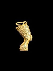 Gold Nefertiti Bust Amulet: Egyptian Queen Statue Replica - Image 3