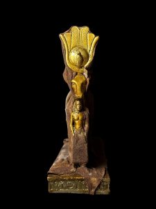 Goddess Hathor Statue with Amenhotep II: Egyptian Museum Replica - Image 3