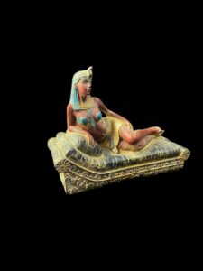 Handcrafted Egyptian Cleopatra Statue: Ancient Home Decor - Image 4