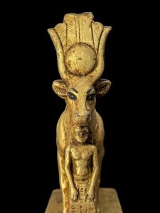 Goddess Hathor Statue with Amenhotep II: Vintage Egyptian Replica - Image 4