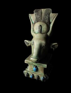 Rare Hathor statue from Ancient Egypt. 1 of 1 . The one-of-a-kind Hathor sculpture. - Image 4