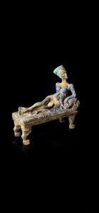 Handmade Egyptian Queen Nefertiti Statue: Museum Replica - Image 4