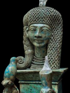 Handcarved Flamestone Egyptian Queen Statue: Rare Ancient Decor - Image 4