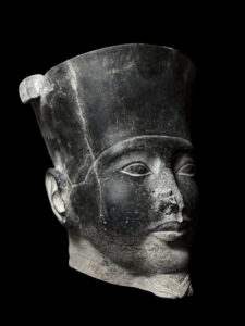 Egyptian King Tutankhamun Statue: Museum Sculpture - Image 4