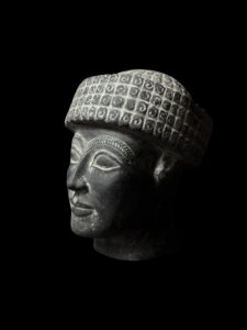 Handmade Gudea Statue Replica: Ancient Mesopotamian Art Collectible - Image 4