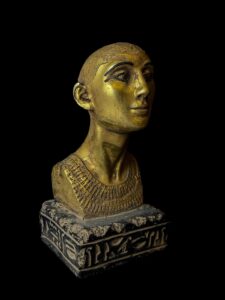Handmade Nefertiti Bust Statue: Egyptian Queen Replica - Image 4