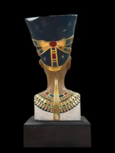 Handmade Nefertiti Bust Statue: Egyptian Queen Replica - Image 4