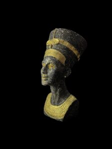 Black Nefertiti Bust Statue: Handmade Egyptian Queen Replica - Image 4
