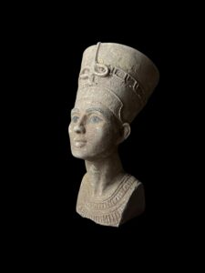 Handmade Nefertiti Bust Statue: Egyptian Queen Replica - Image 4