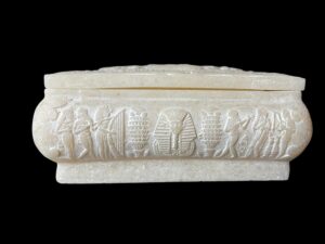 Egyptian Jewelry Box: Queen Cleopatra, Winged Scarab Design - Image 4