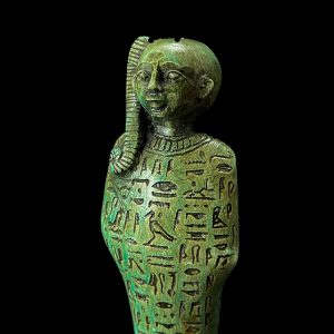 Handcarved Flamestone Egyptian Queen Statue: Rare Ancient Model - Image 4