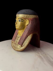 Mini Queen Tuya Mask: Egyptian Decor - Image 4