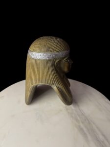 Mini Queen Tuya Mask: Egyptian Decor - Image 4