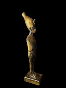 Egyptian King Tutankhamun Statue: Museum Sculpture - Image 4