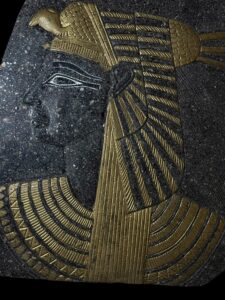 Handcrafted Egyptian Cleopatra Statue: Ancient Queen Wall Decor - Image 4