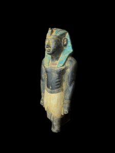 Thutmose III Statue: Egyptian Pharaoh Museum Replica - Image 4