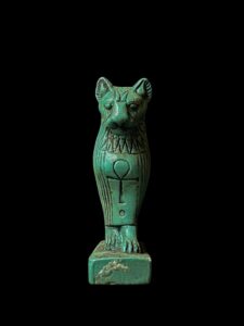 King Amenhotep III Lion Statue: Rare Egyptian Replica, Handmade - Image 4