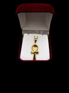 18k Gold Ankh Pendant Necklace: Egyptian Key of Life Charm - Image 4