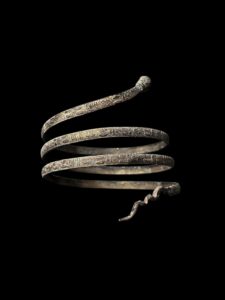 Vintage Style Cobra Arm Cuff: Ancient Egyptian Uraeus - Image 5