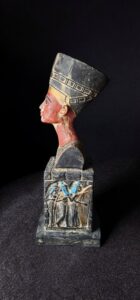 Nefertiti Bust Statue: Handmade Egyptian Queen Replica - Image 5