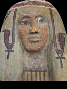 Handcarved Wood Egyptian Queen Statue: Rare Ancient Model - Image 5