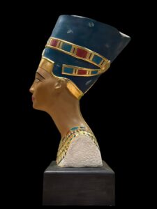 Handmade Nefertiti Bust Statue: Egyptian Queen Replica - Image 5