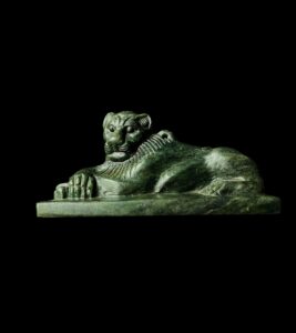 King Amenhotep III Lion Statue: Rare Egyptian Replica, Handmade - Image 5