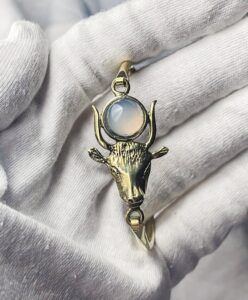 Handcrafted Goddess Hathor Bracelet: Egyptian Spiritual Jewelry - Image 5