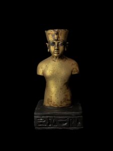 Egyptian King Tutankhamun Statue: Museum Replica Sculpture - Image 5