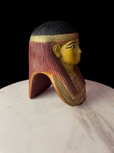 Mini Queen Tuya Mask: Egyptian Decor - Image 5