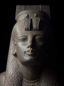 Granite Egyptian Queen Meritamen Statue: Handmade Art - Image 5