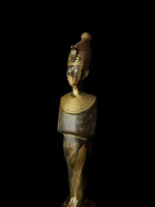 Egyptian King Tutankhamun Statue: Museum Sculpture - Image 5