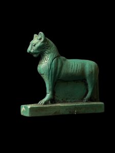 King Amenhotep III Lion Statue: Rare Egyptian Replica, Handmade - Image 5