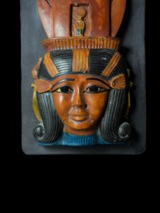 Wall decor Goddess Hathor Statuette, winged Scarab symbol for protection - Image 5