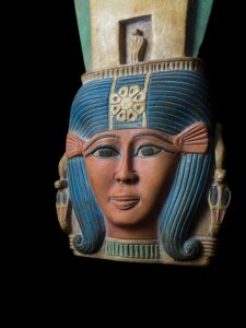 Handmade Goddess Hathor Statuette: Egyptian Venus Statue - Image 6