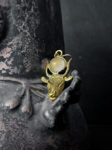 Goddess Hathor Amulet - Authentic Egyptian Craftsmanship - Spiritual Protection & Empowerment - Hathor pendant necklace. - Image 6