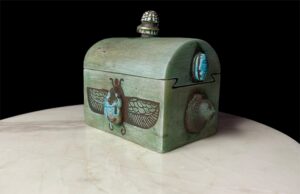 Goddess Sekhmet magical box with winged Beetle scarab for protection and good luck - Image 6