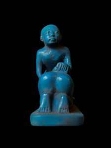 Ancient Egyptian medical scene statue from Egypt made of porcelain - Image 6