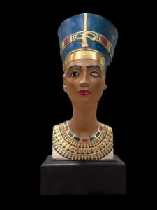 Handmade Nefertiti Bust Statue: Egyptian Queen Replica - Image 6